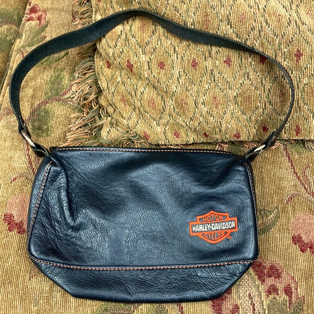 Harley Davidson great condition small genuine leather leather over the shoulder